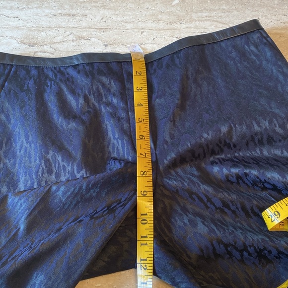 NWOT Elie Tahari Blue on Black fabric, 💯% leather trim, measurements in photos - Picture 7 of 15